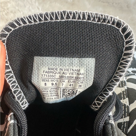 Black White  Low Top Converse - Picture 11 of 15